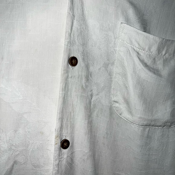 Size xl Tommy Bahama silk shirt - Picture 3 of 7